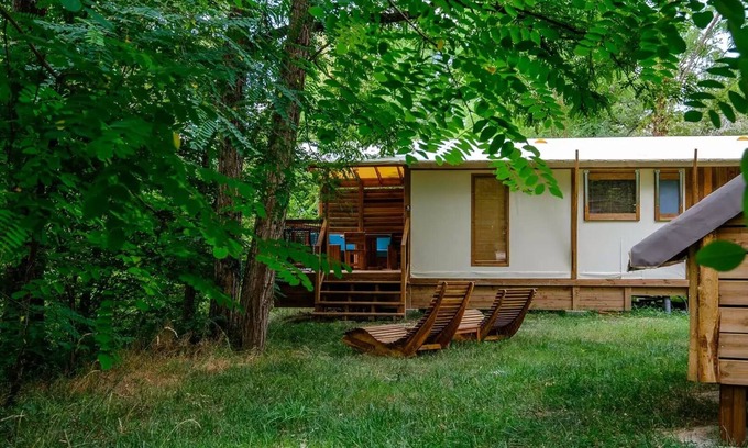 Sainte-Catherine-de-Fierbois House | Lake Lodge - 2 Schlafzimmer - 1 Badezimmer + 1 Mini Lodge 1 Schlafzimmer 6 Personen