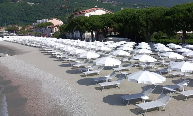 Toscolano Maderno House | "Lake House" Charming Villa just 50 meters from the lake and sandy beach