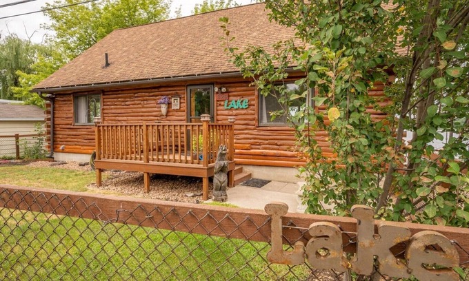Roseville Cabin | Lake Living in the heart of Twin Cities~Quiet, Relaxing Getaway~