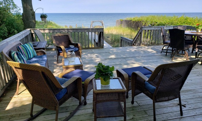 Mears Cottage | Lake Michigan Beachfront Cottage.3-7 days now Available 8/23/25 to 8/30/25!