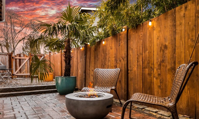 West Lake Stevens Apartment | Lake Stevens private Casita with hot tub access