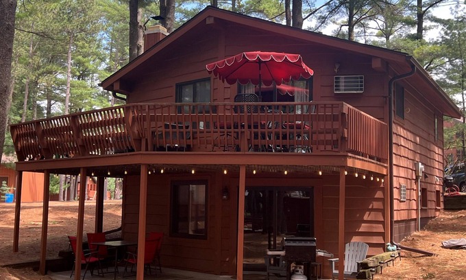 Lake Delton Cabin | Lake-view 2-bedroom Cabin Home on Lake Delton Wisconsin Dells
