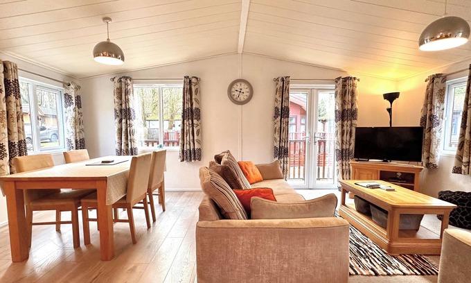 Troutbeck Bridge Cabin | Lakeside 15 – Stunning Lodge on White Cross Bay, Lake Windermere (No Pets)