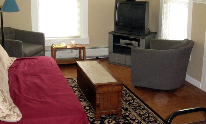 Weirs Beach Hotel | Lakeside Get-A-Way