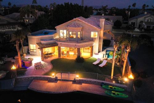 Crystal Shores House | Lakeside Luxury Val Vista