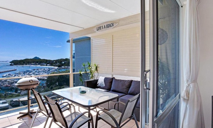 Nelson Bay Apartment | Laman Lodge, 6,15 Laman Street - Air Conditioned unit with spectacular views and free Wi-Fi