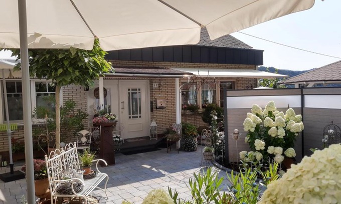 Kobern-Gondorf House | Landhaus Julia