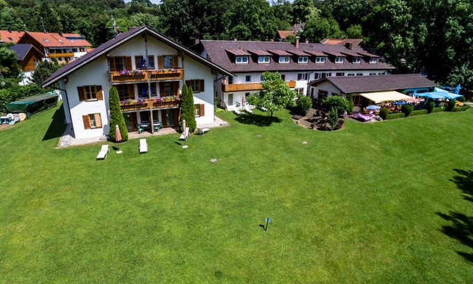 Muensing Hotel | Landhotel Huber am See