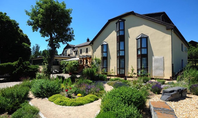 Zwoschwitz Hotel | Landhotel Plauen - Gasthof Zwoschwitz