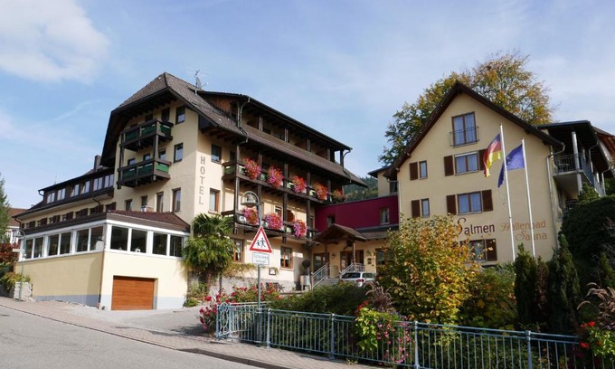 Niederlehen Hotel | Landhotel Salmen
