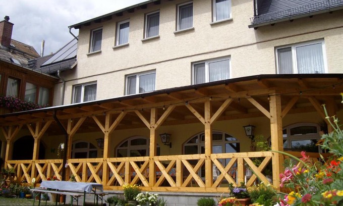 Crimmitschau House | Landhotel Sperlingsberg