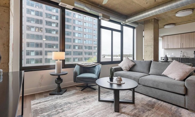 Baileys Crossroads Apartment | Landing at Three Collective - 1 Bedroom in Fall.