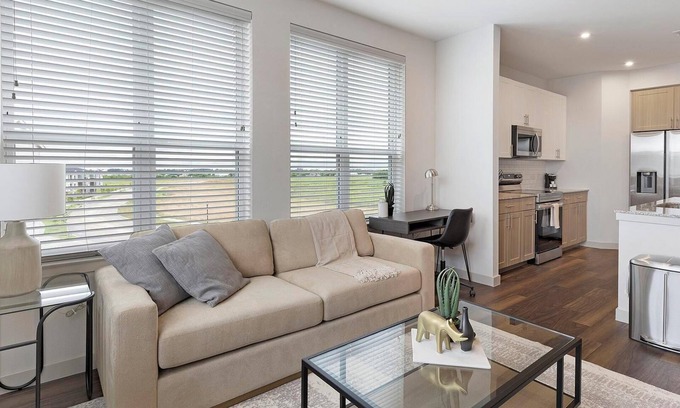 Fate Apartment | Landing | Chic 1BD, Clubhouse, Pool