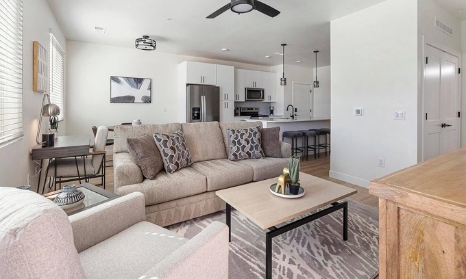 Casa Grande Apartment | Landing | Incredible 1BD, Gym, Clubhouse