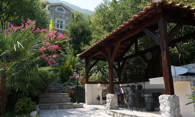 Donji Morinj Villa | Large Luxury Stone Villa With Private Infinity Pool And Sea Views