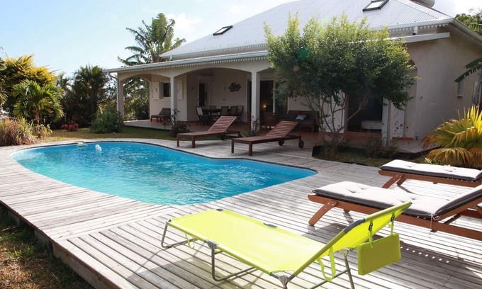 Les Avirons Villa | Large renovated villa on wooded garden veranda and pool HEATED