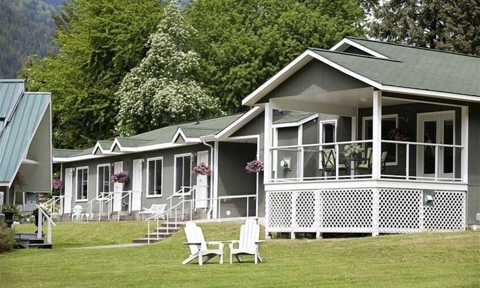 Nelson Villa | Large Sandy Beach Our Exquisite 11 bedroom Boutique Inn Offers You.