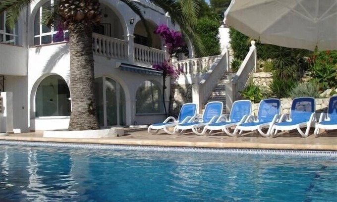 Paichi Villa | Large villa walking distance to shops, bars and Moraria town. Air-con & Wifi