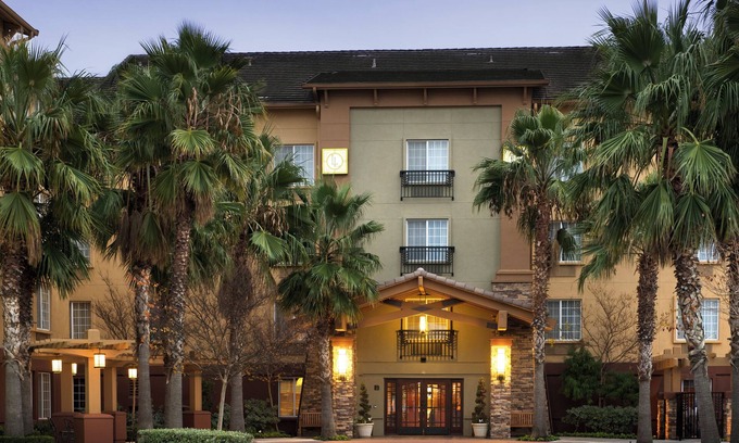 Hillsboro Apartment | Larkspur Landing Extended Stay Suites Hillsboro