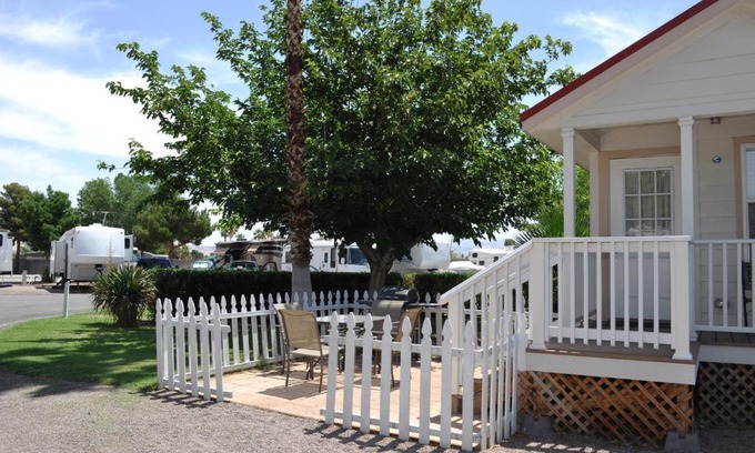 Sunrise Manor Resort | Las Vegas Camping Resort Cabin 2