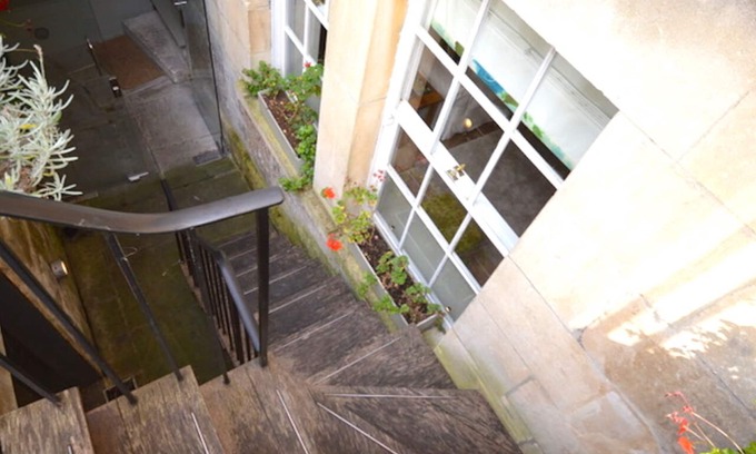Upper Town Apartment | Laura’s Townhouse Apartments Garrard’s Retreat