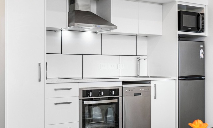 Avondale Cottage | Layard Apartments 511 - West Auckland Apartment