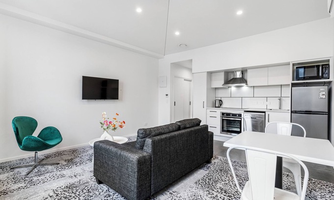 Avondale Cottage | Layard Apartments 513 - West Auckland Apartment