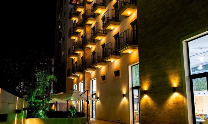 Haret Sakher Hotel | Le Grove Hotel