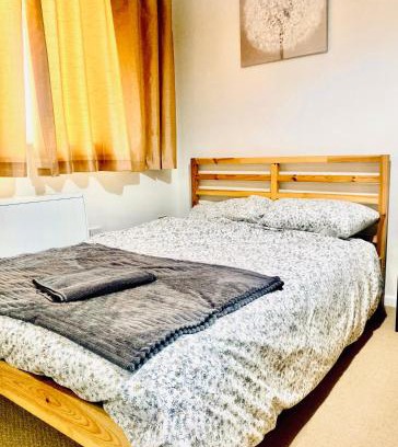 Slough House | Legoland & Windsor resort