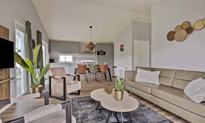 Nieuwerkerk aan den IJssel Ski Chalet | ✓ Leijhoeve at Parc de IJsselhoeve ✓ Holiday home for 6 persons ✓ Located in Nieuwerkerk aan den IJssel (Zuid-Holland) ✓ Holiday park next to the IJssel ✓ Book directly through the park