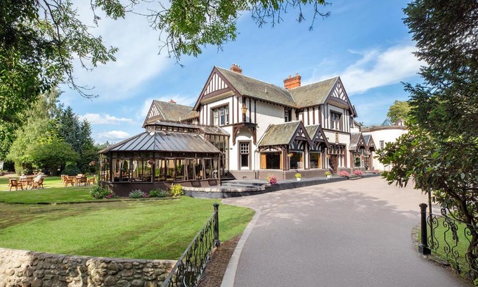 Almondbank House | Leonardo Boutique Huntingtower Perth