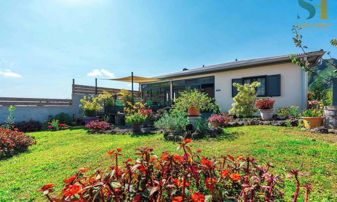 La Plaine-des-Palmistes House | "Les Charmes des Hauts de la Réunion"