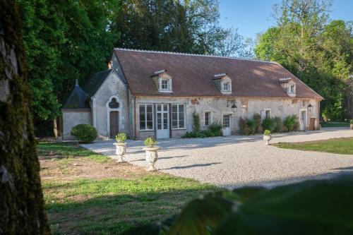 Le Subdray Apartment | Les charpentes des communs du Château du Sollier - Charme Calme Confort Climatisation à 5mn du péage