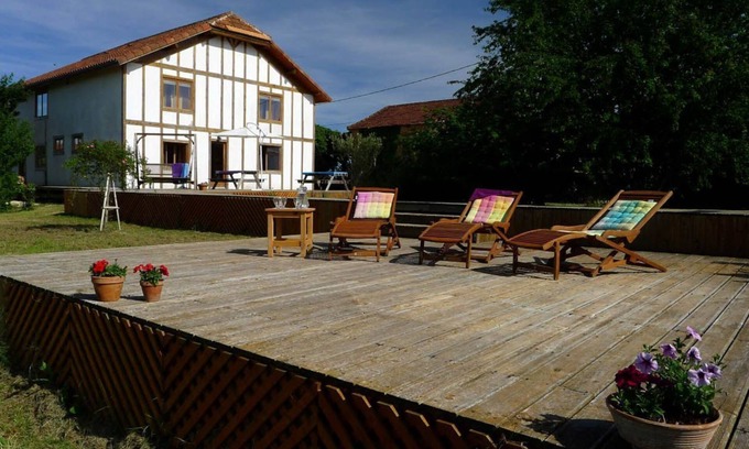 Plaisance House | Les hauts de Saint Christaud: large gite overlooking the Pyrenees