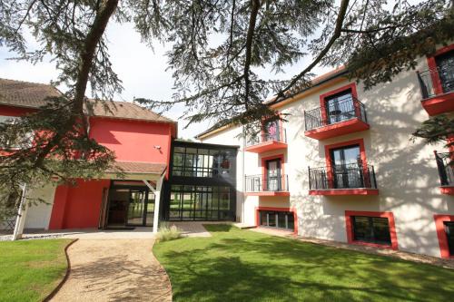 Lancie Hotel | Les Maritonnes Parc & Vignoble