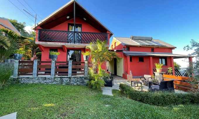 Trois-Bassins Apartment | LES VETYVERS