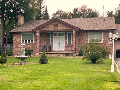 Wasaga Beach House | Leslie