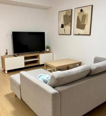 Willoughby House | Levida Living - Cozy 2 Bedroom Suite at the Heart of Langley