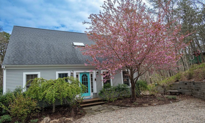 Wellfleet House | Light-filled open-plan home, dog-friendly, sleeps 8. Central AC, all amenities.