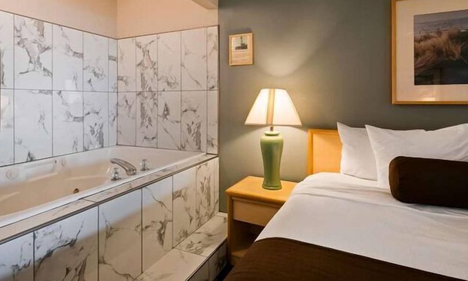 Ocean Shores Hotel | Lighthouse Suites Inn
