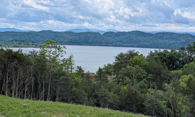 Dandridge House | Like New Lake & Mountain View Serenity from every room in the house!