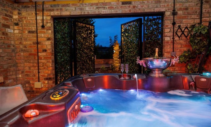 Lincoln House | Lincoln Holiday Retreat View with Private Hot Tub
