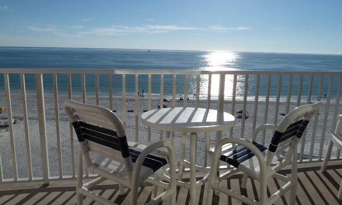 Madeira Beach Condo | Listen to the Waves - Direct Gulf Front - WiFi, Parking Included