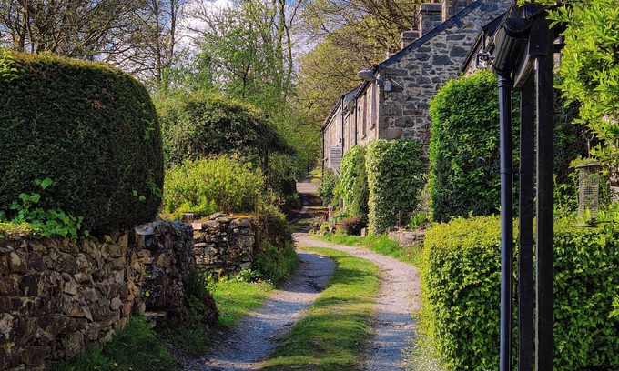 Gellilydan House | Little Cott - Cosy Welsh Cottage, Peaceful Village