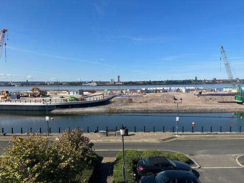 Vauxhall Apartment | Liverpool River View City 2 Bedroom apartment, FREE parking