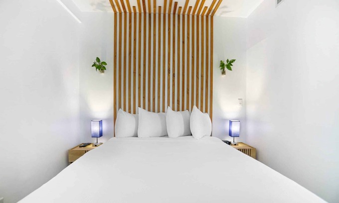City Center Hotel | Located in the Heart of South Beach! Kitchen, Garden, Near Bass Museum of Art!1