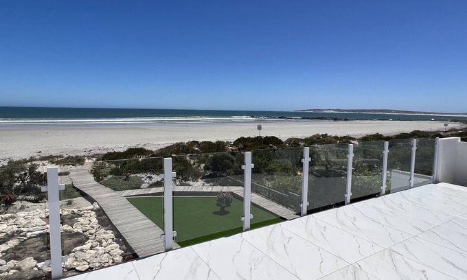 Paternoster Apartment | Location, location, location! Luxury with splendid views.