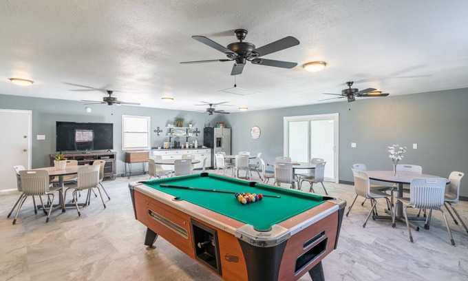 Yantis House | Lodge #2 with Game Room, Pool Table, and Outdoor Kitchen