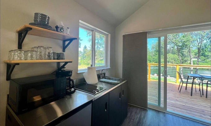 Grants Pass Cabin | Loft Cabin 2 - Rogue River Resort