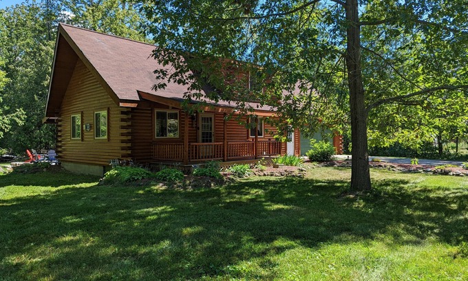 Indian River Cabin | Log Cabin home on the Sturgeon River in Indian River